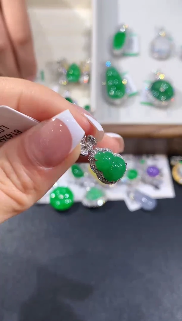 【闪购商品】翡翠吊坠(不含链)18K金镶嵌L0932