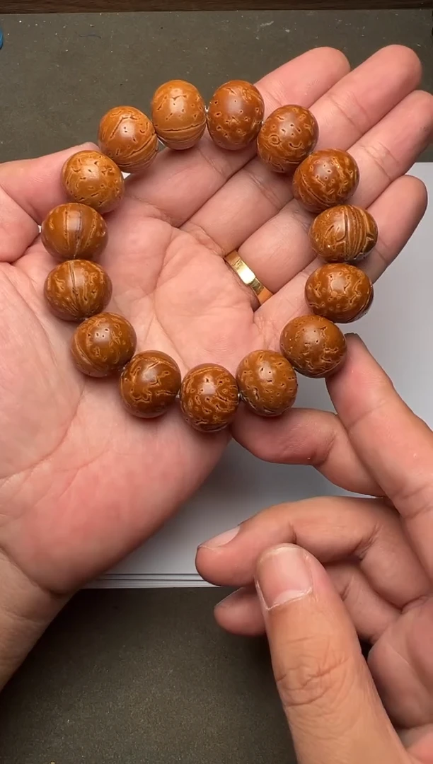 【闪购商品】桃核手串红魔桃核