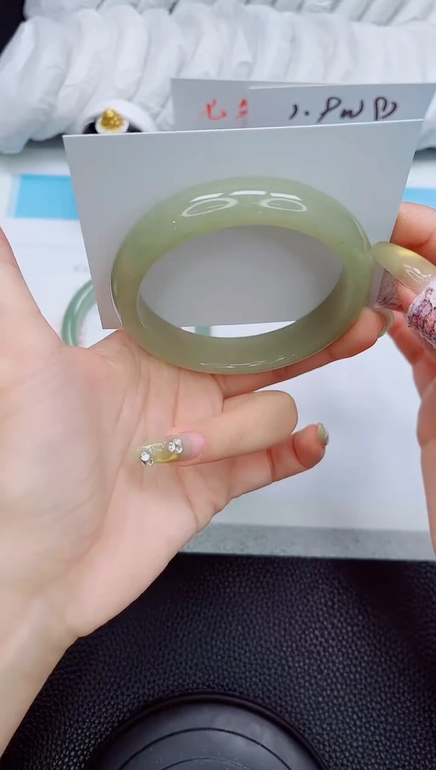 未镶嵌手镯石英质玉240-61