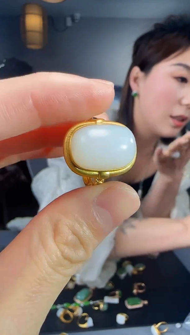 【闪购商品】和田玉戒指18K金镶嵌1