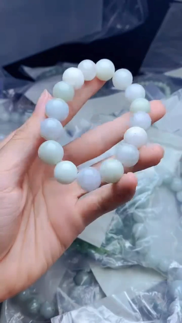 翡翠未镶嵌颈饰珠串