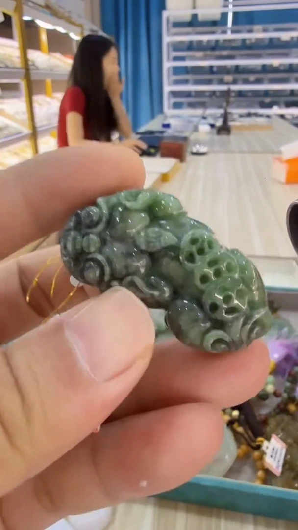 翡翠未镶嵌吊坠(不含链)15