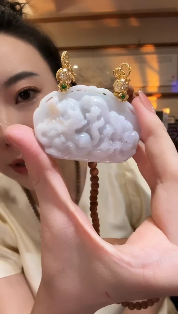 翡翠未镶嵌颈饰国风