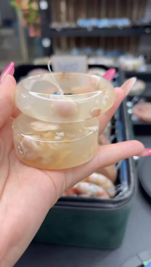 未镶嵌手镯石英质玉200(56圈赠送镯心)