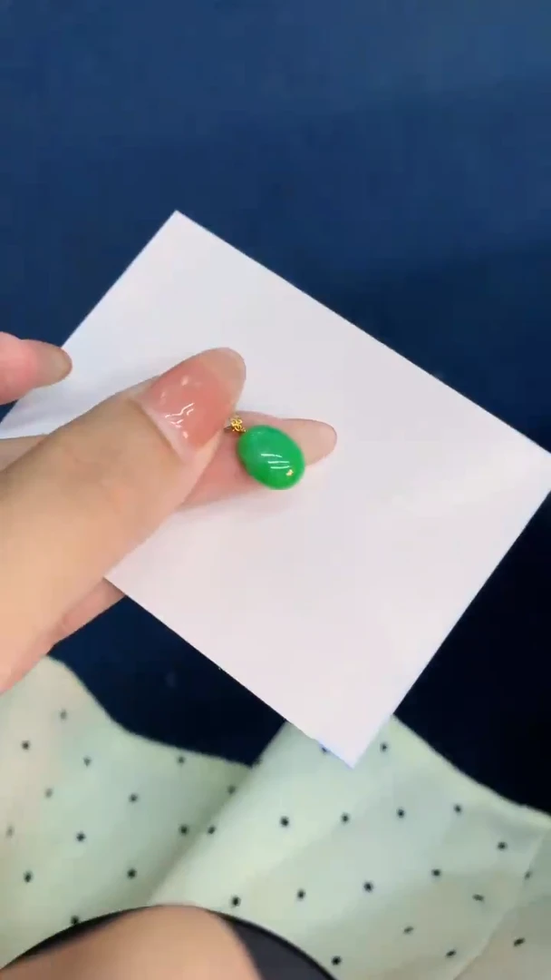 翡翠18K金镶嵌颈饰 1