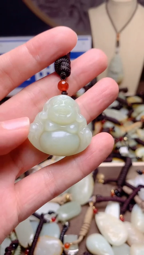 和田玉未镶嵌颈饰1