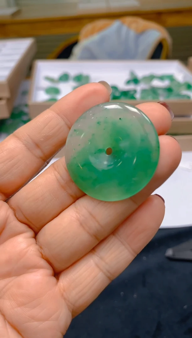 【闪购商品】石英质玉颈饰未镶嵌冰美人非洲翠A货