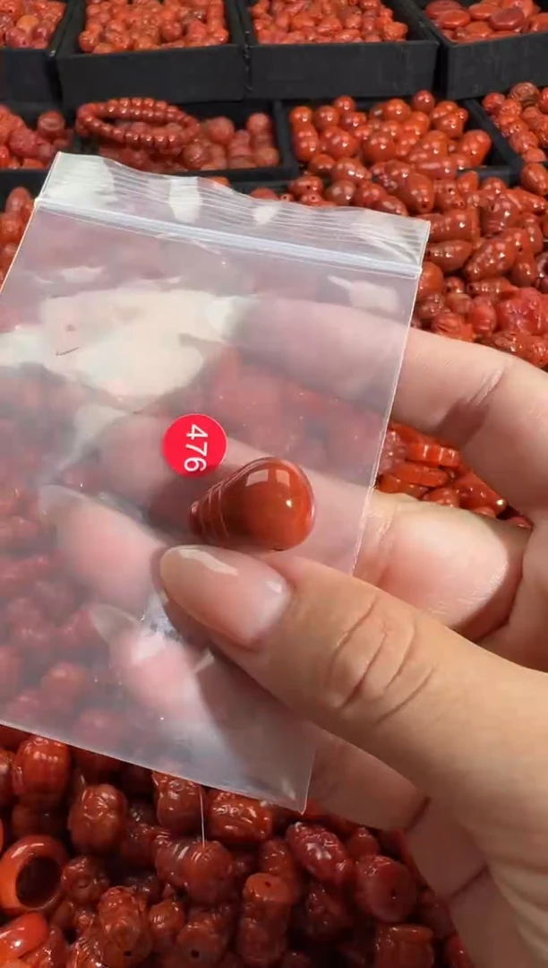 颈饰未镶嵌南红玛瑙1