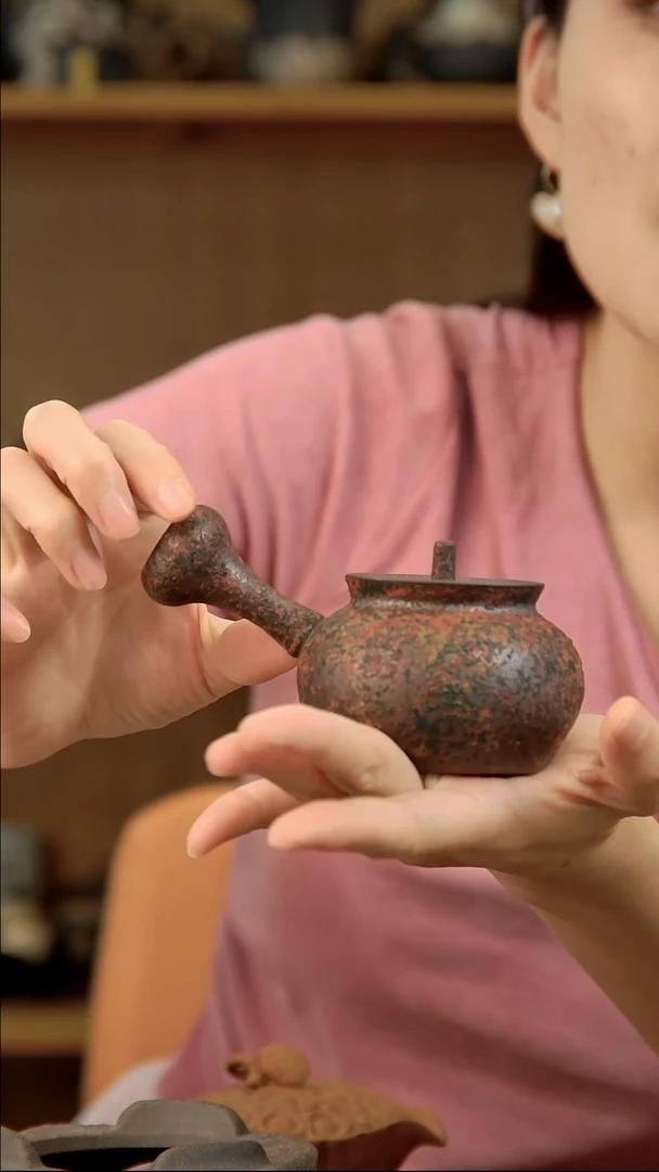 言野手作  岩矿侧把壶