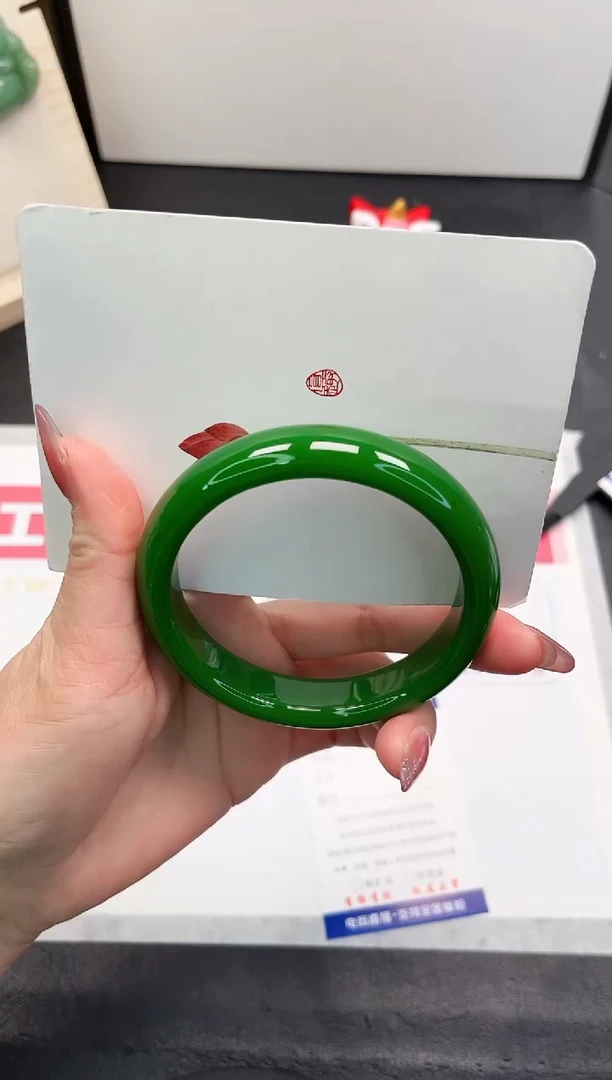 【闪购商品】石英质玉手镯未镶嵌60-64