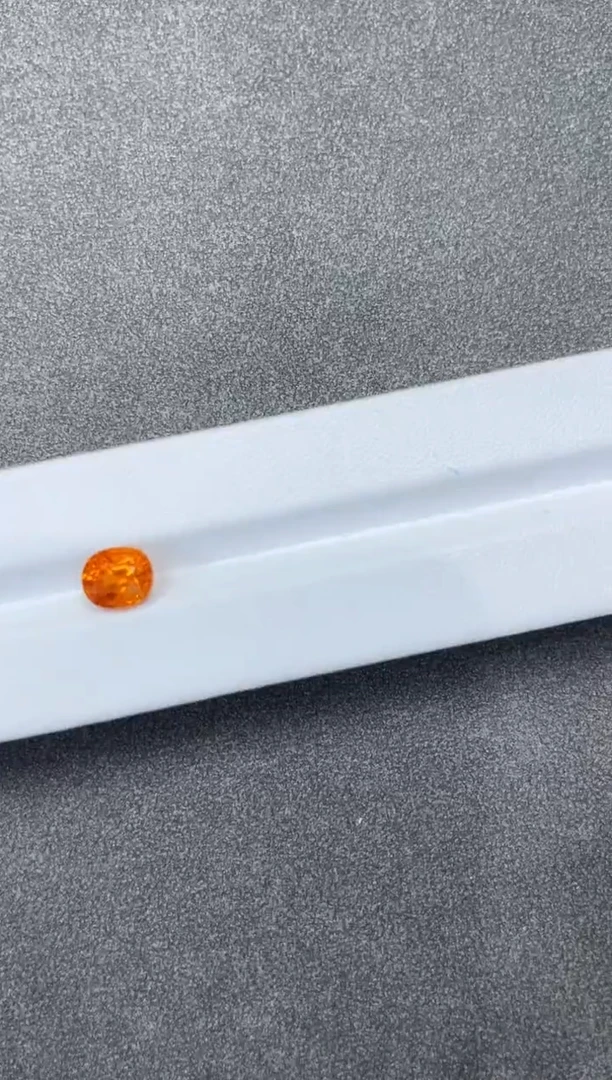 未镶嵌裸石石榴石（芬达石）天然裸石