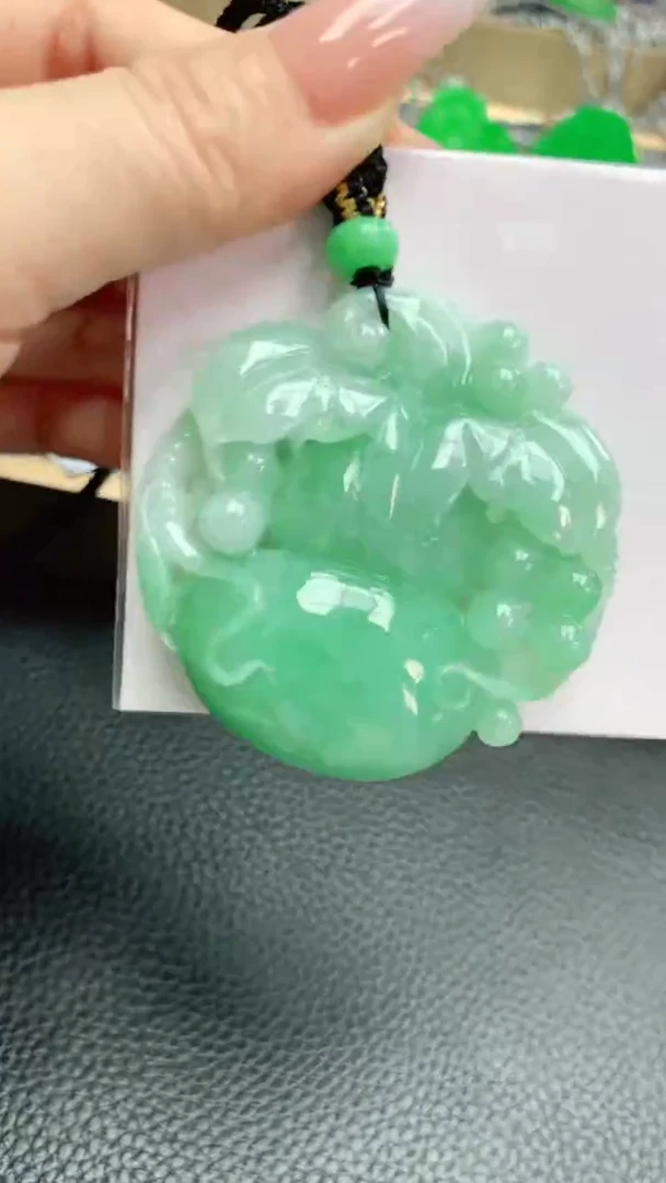 【闪购商品】翡翠颈饰未镶嵌赠礼盒证书
