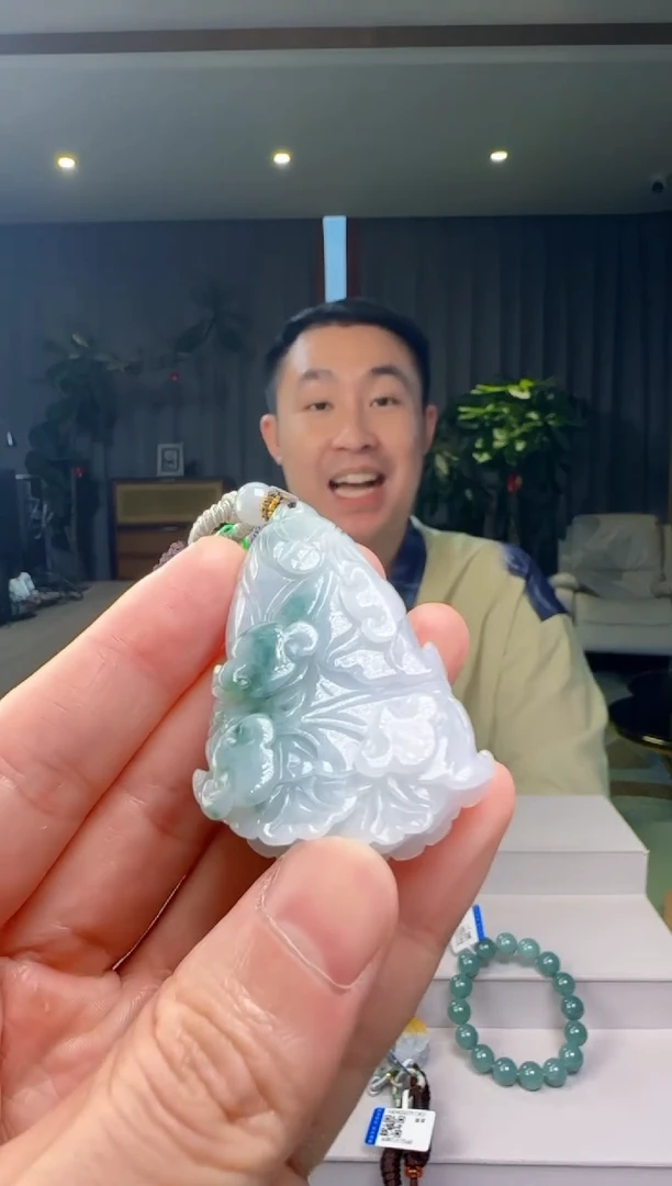 翡翠未镶嵌颈饰DY@@60B7J17645