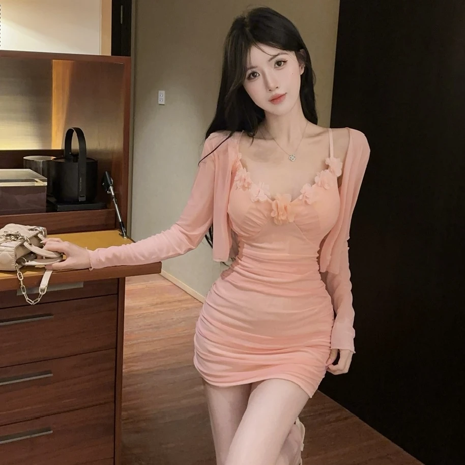 甜美粉色花朵吊带连衣裙女秋季纯欲性感包臀裙长袖披肩开衫两件套