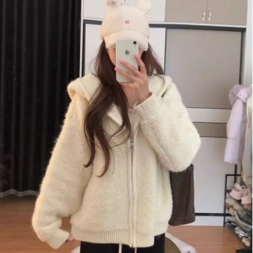 简约休闲风连帽外套拉链毛衣开衫女秋冬毛绒绒保暖外套外穿上衣