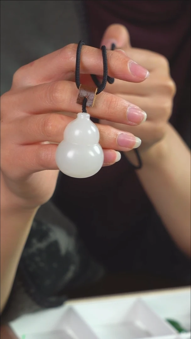 吊坠(赠链)未镶嵌和田玉白玉葫芦吊坠