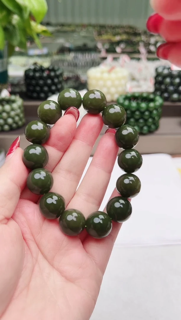【闪购商品】和田玉手串未镶嵌纯天然和田玉俄夹层牛油果绿16微瑕