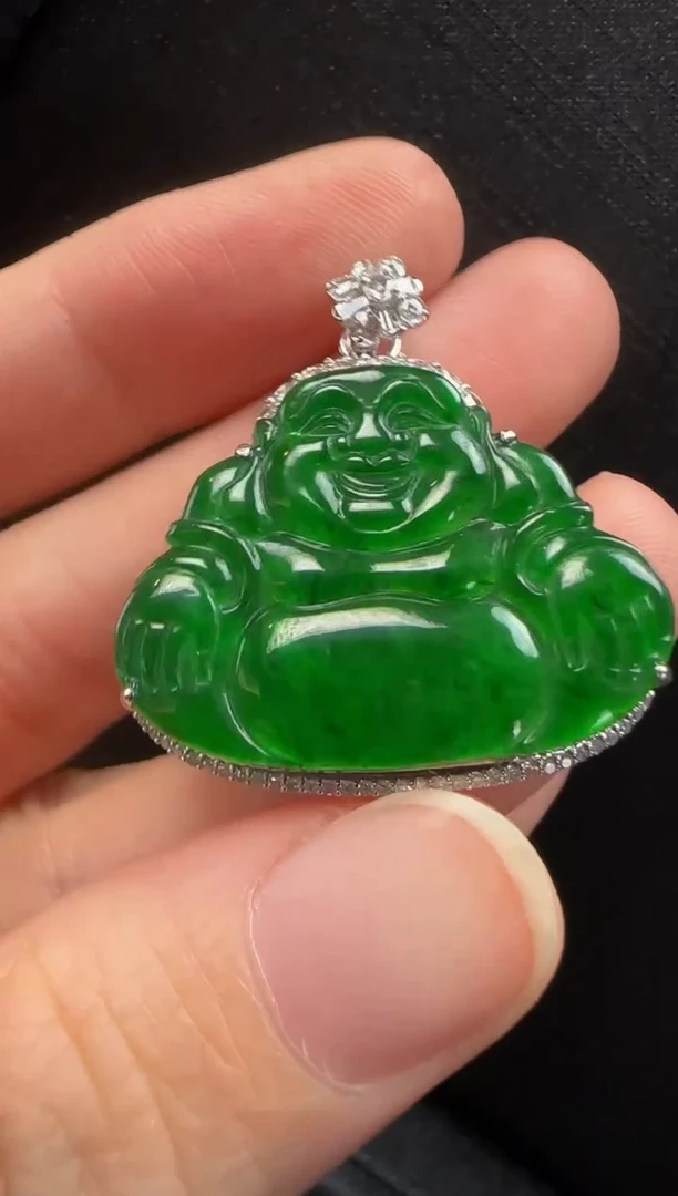 颈饰18K金镶嵌翡翠527玉佛一个