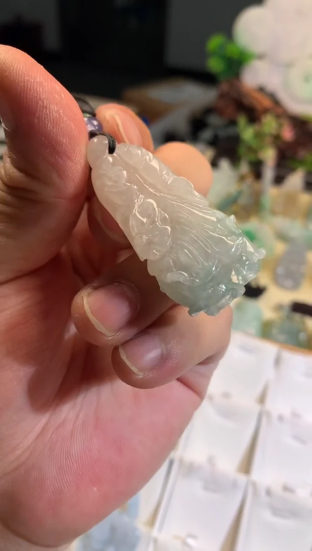 【闪购商品】翡翠颈饰未镶嵌02/23/7777