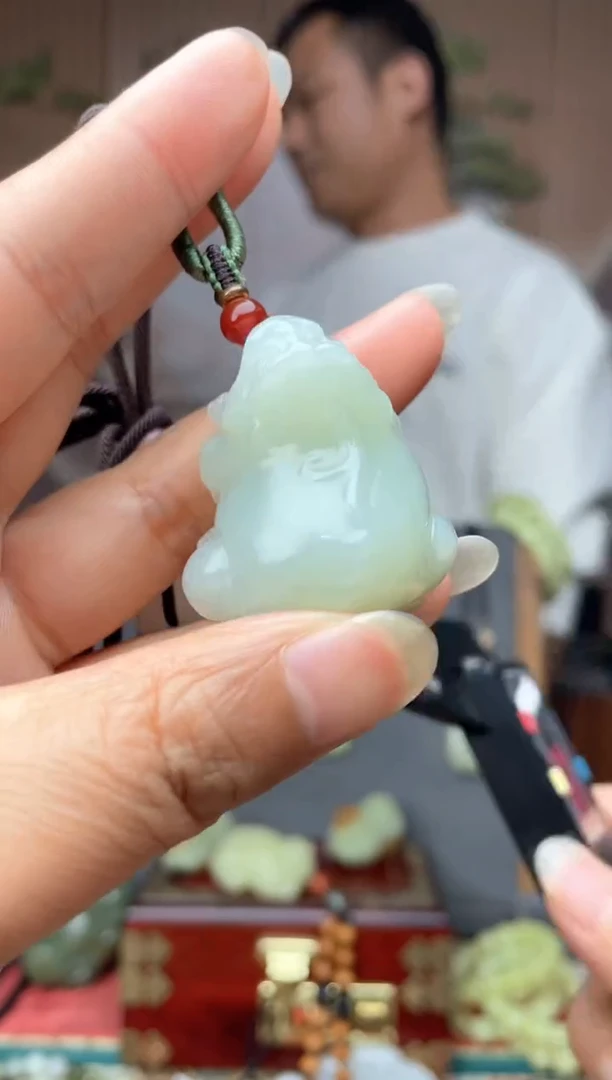 颈饰未镶嵌和田玉拍一发一