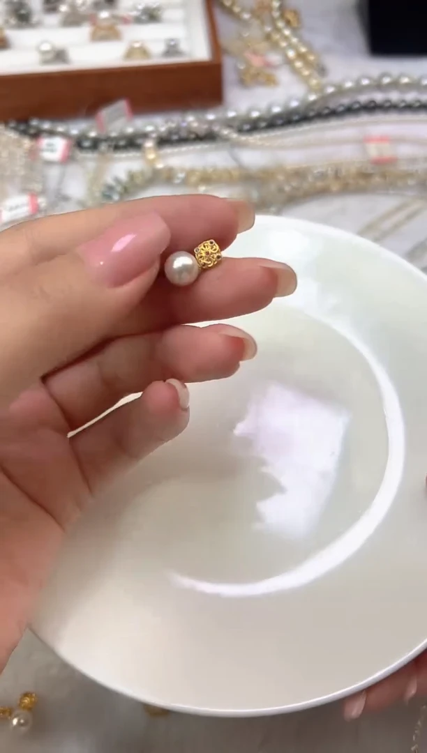 颈饰18K金镶嵌海水珍珠海水珠