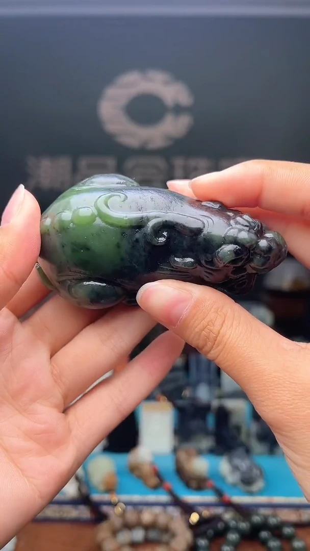 未镶嵌和田玉挂件1