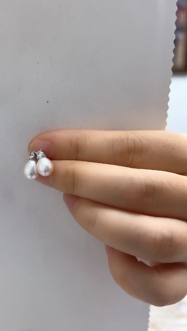 银S925镶嵌淡水珍珠耳饰水滴耳钉