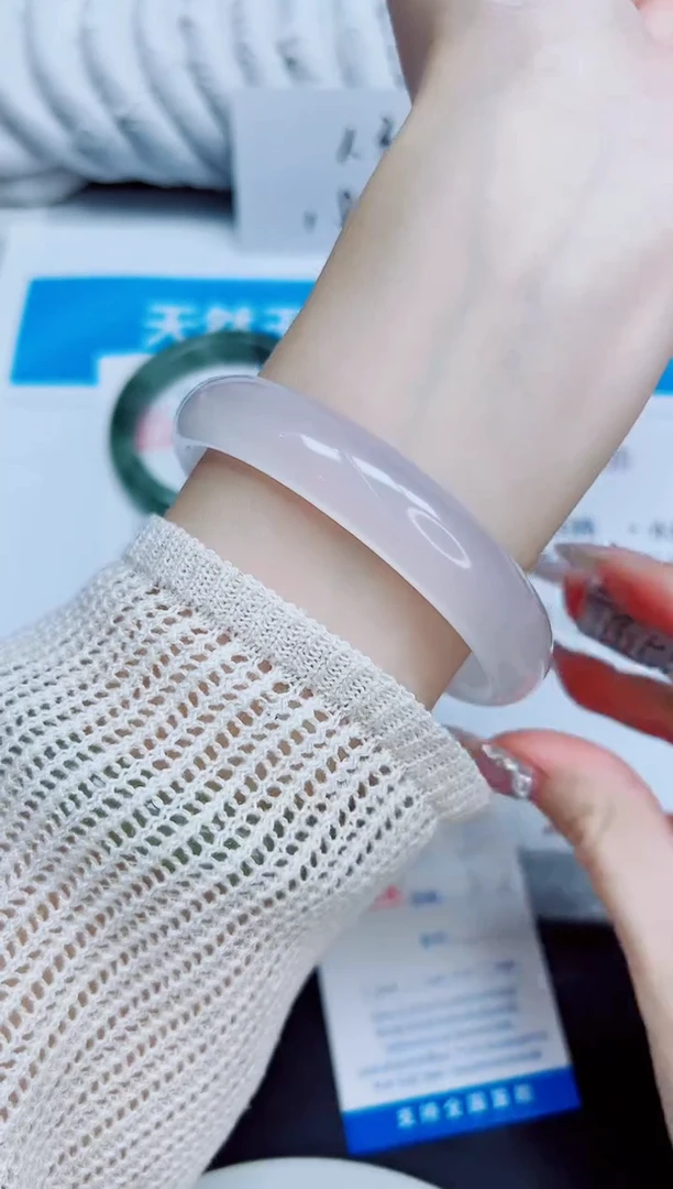 未镶嵌手镯石英质玉230/54.8