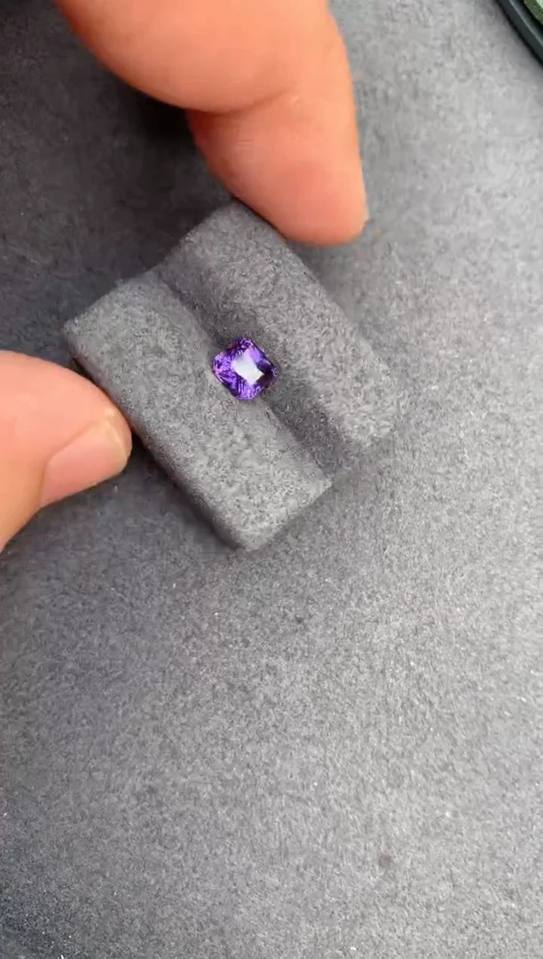 【闪购商品】彩色蓝宝石裸石未镶嵌1ct无烧紫蓝宝
