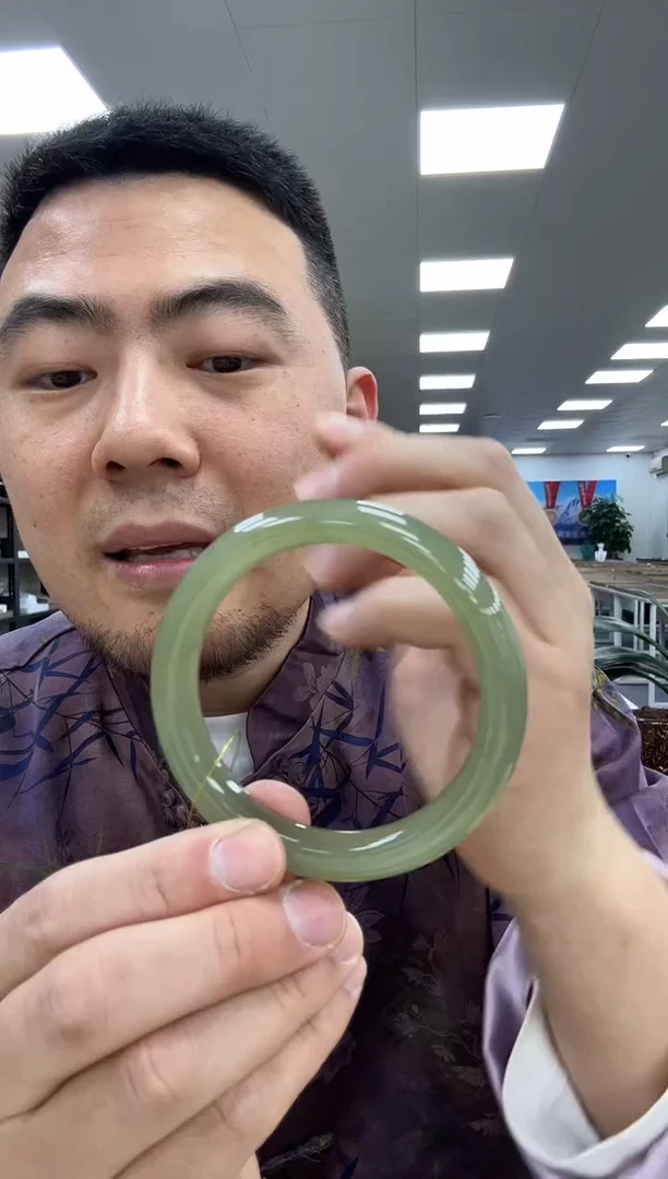 【闪购商品】和田玉手镯未镶嵌62-63  335