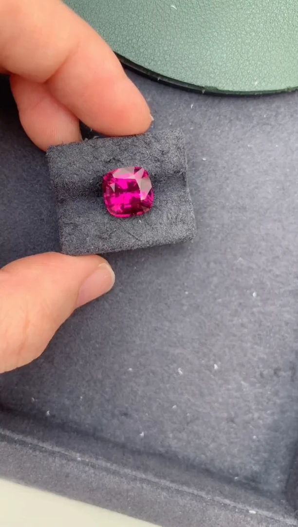 裸石未镶嵌碧玺5.2ct 卢比莱 DB