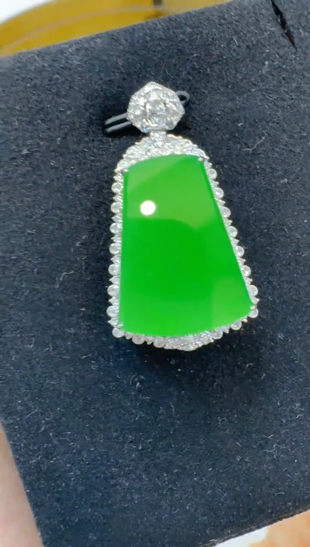 翡翠18K金镶嵌吊坠(不含链)多样性团购发一件