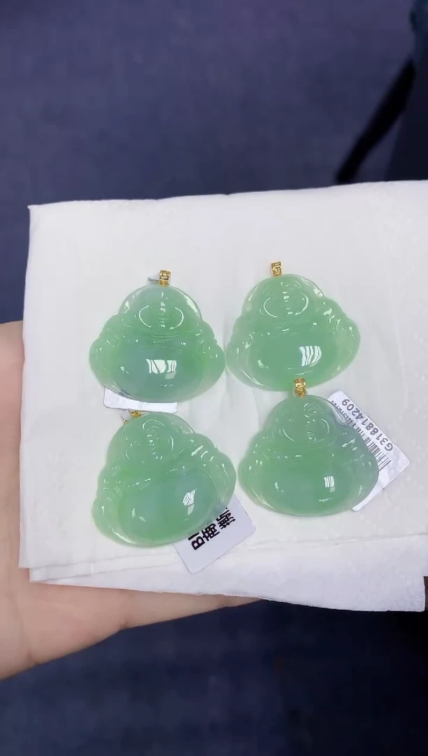 翡翠18K金镶嵌颈饰天然缅甸翡翠A货多样性发其一