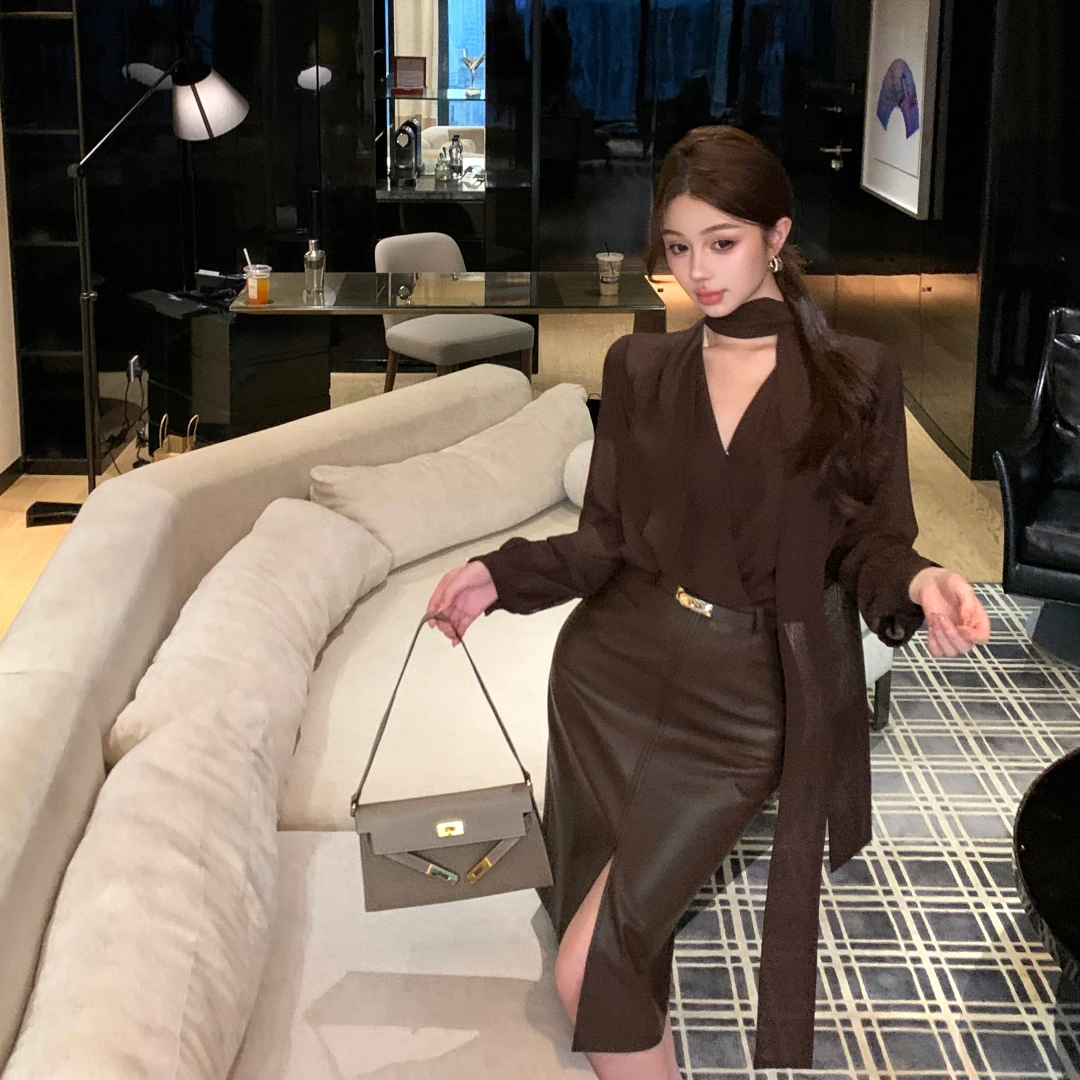 高级感复古V领飘带长袖衬衣上衣+包臀裙高腰前开衩半身裙皮裙