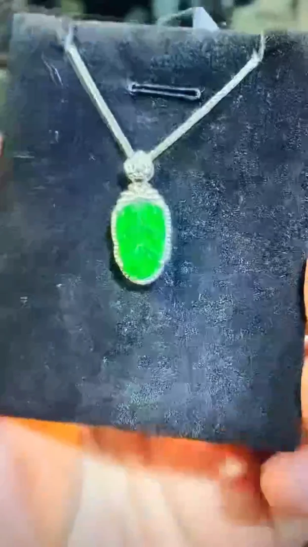 【闪购商品】翡翠吊坠(不含链)未镶嵌多样性发货其一不含链