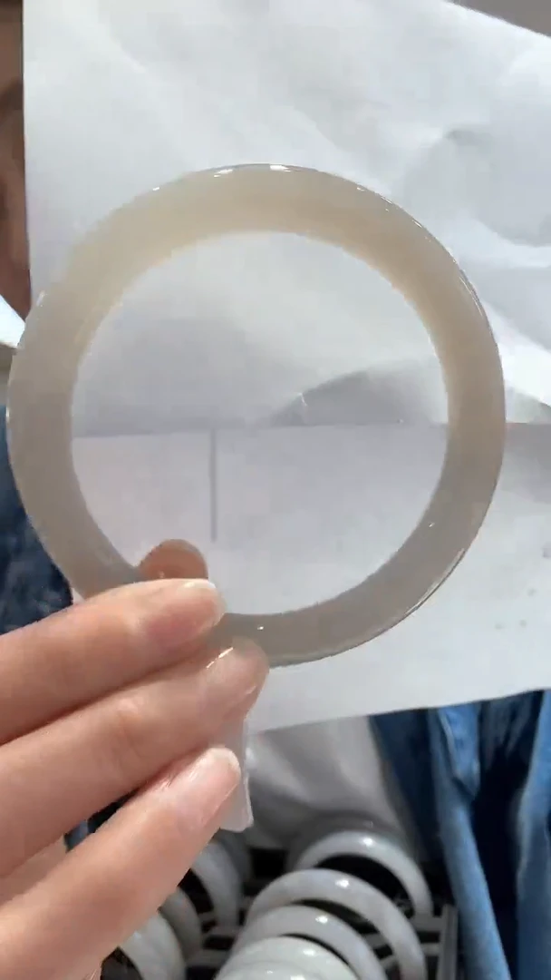 未镶嵌手镯和田玉s****?60圈口