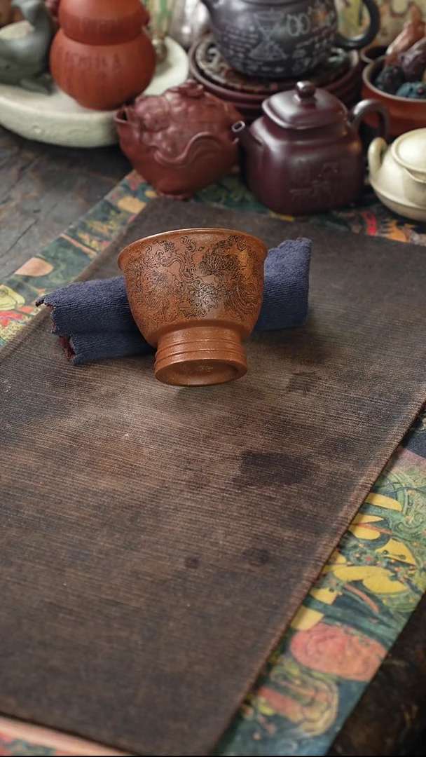 老段泥刻绘鱼紫砂杯