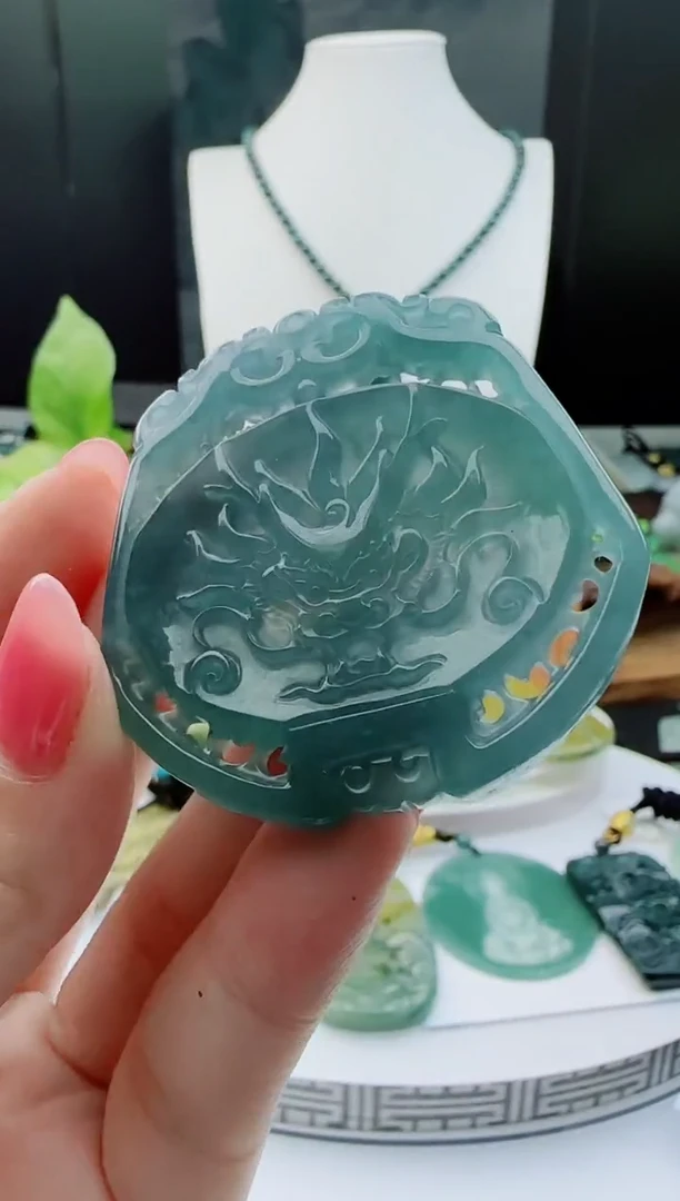 【闪购商品】翡翠颈饰未镶嵌多样性随机一件发货