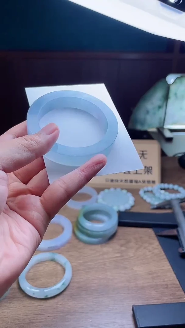 定制翡翠手镯未镶嵌定制