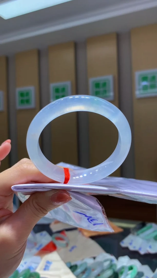 翡翠手镯未镶嵌-QQ5圈口55*11.8*8.2