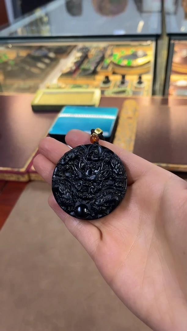 颈饰未镶嵌和田玉和田玉九龙护主M033