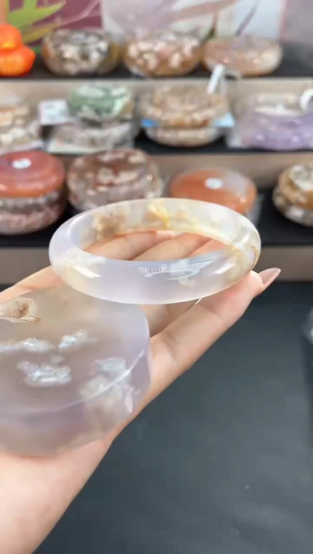 未镶嵌手镯石英质玉58