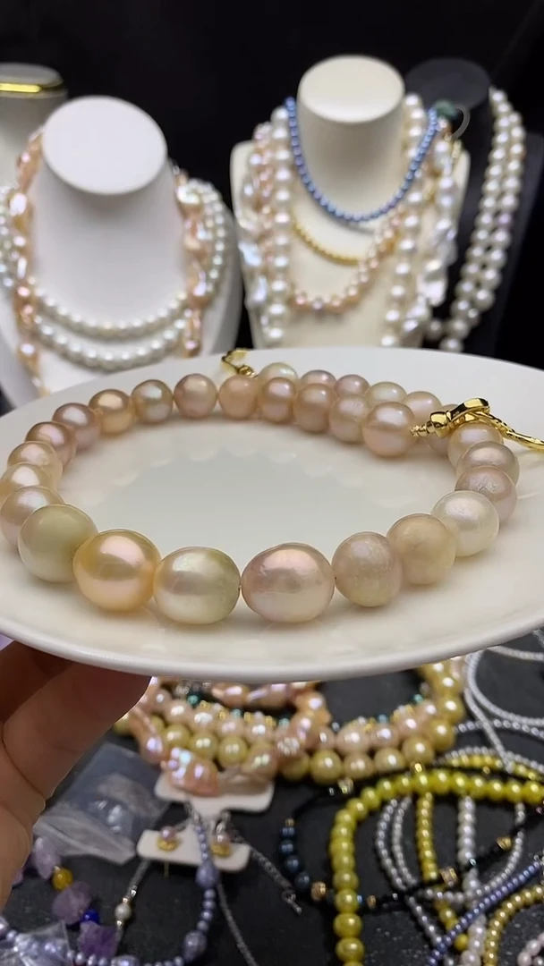 颈饰未镶嵌淡水珍珠多人