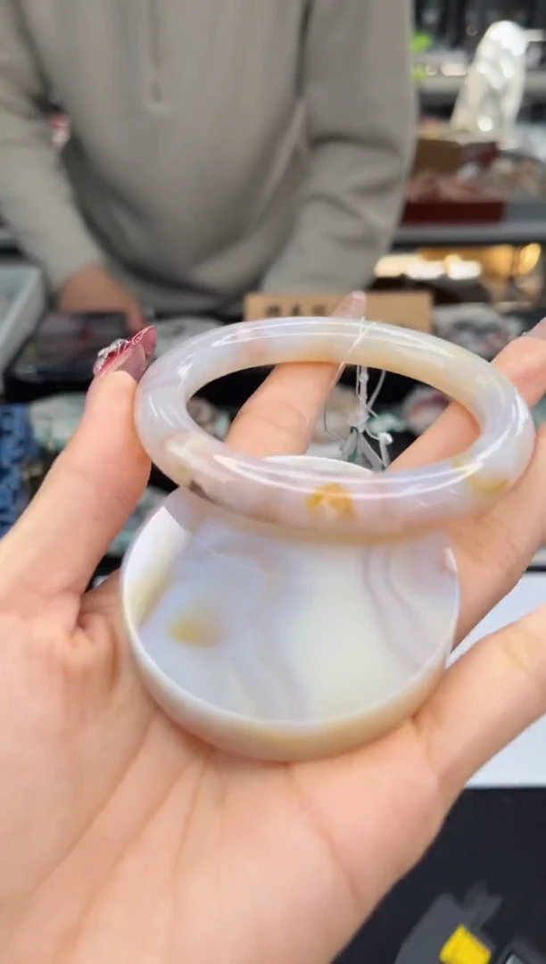 【闪购商品】石英质玉手镯未镶嵌57圈口（不退不换）1421300