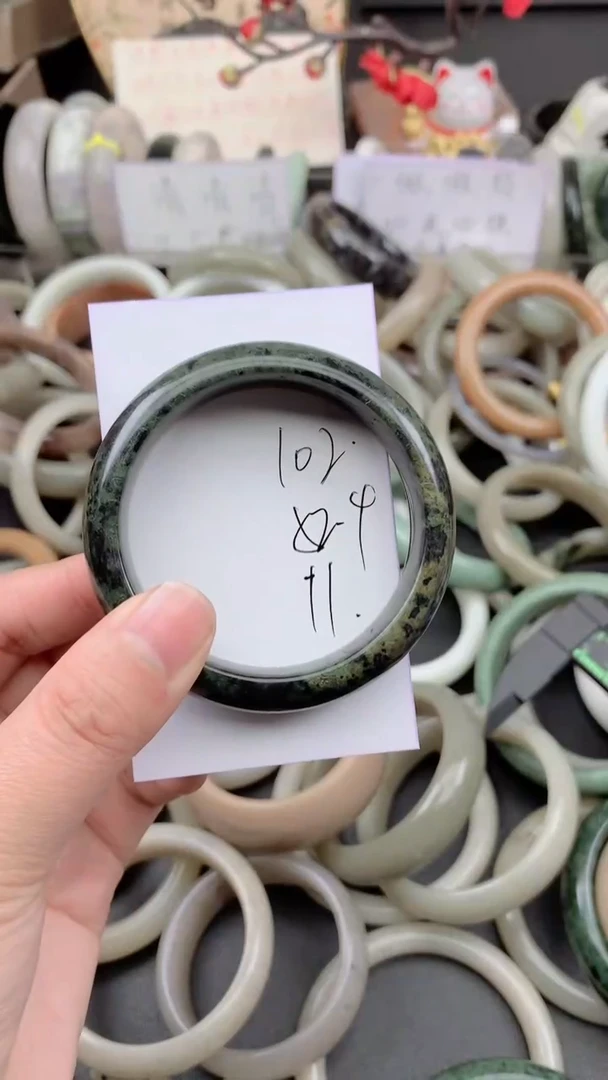 未镶嵌手镯石英质玉102