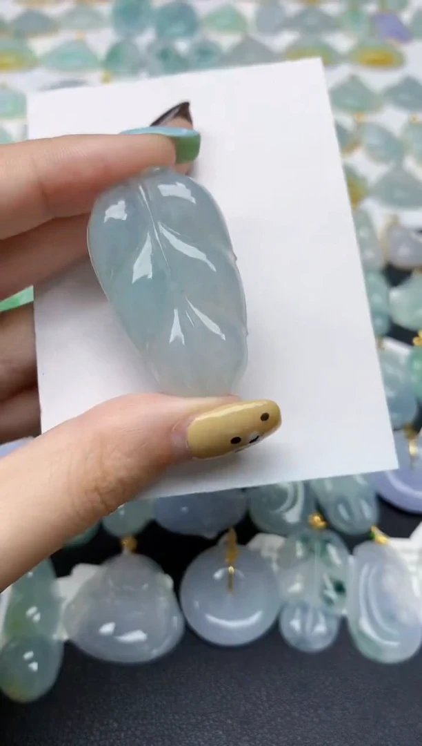 翡翠未镶嵌颈饰天然翡翠A货