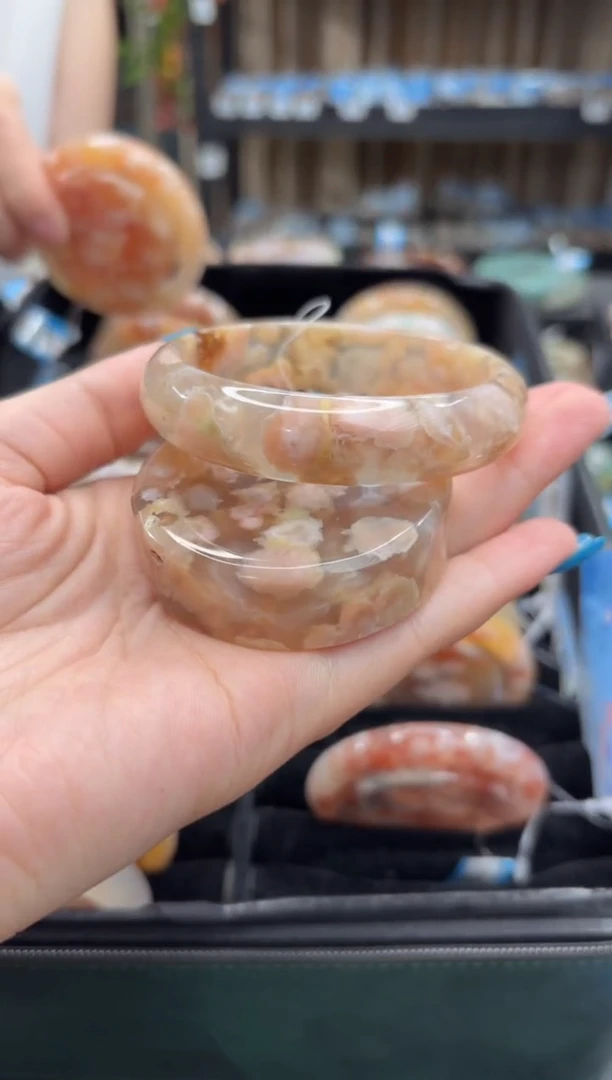 未镶嵌手镯石英质玉657(58圈赠送镯心)