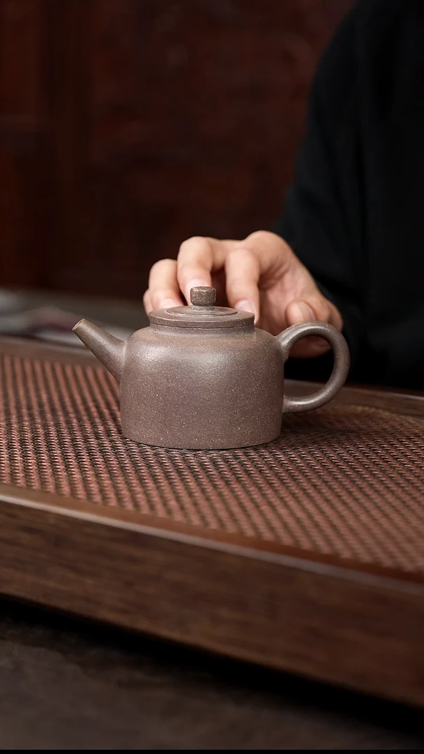 茶壶紫砂岩中泥平盖金钟