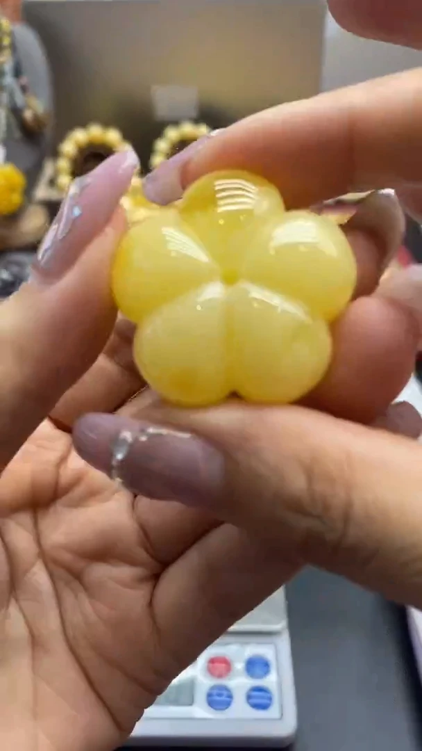 琥珀未镶嵌珠宝奇石1121