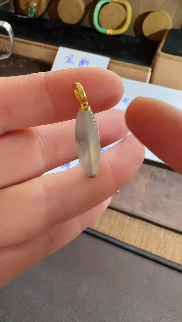 吊坠(不含链)18K金镶嵌翡翠吊坠 买断不退换